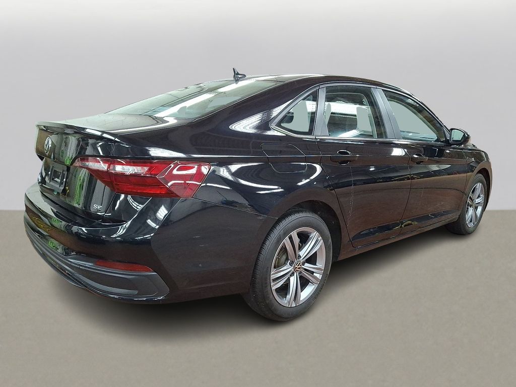 Thumbnail: 2024 Volkswagen Jetta - 4