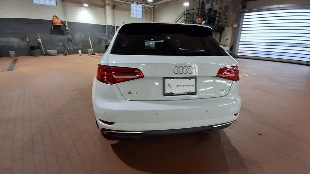 Thumbnail: 2018 Audi A3 e-tron - 7
