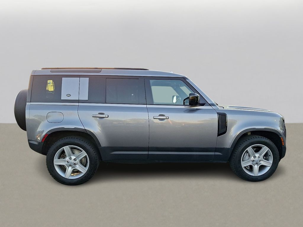 Thumbnail: 2022 Land Rover Defender - 4