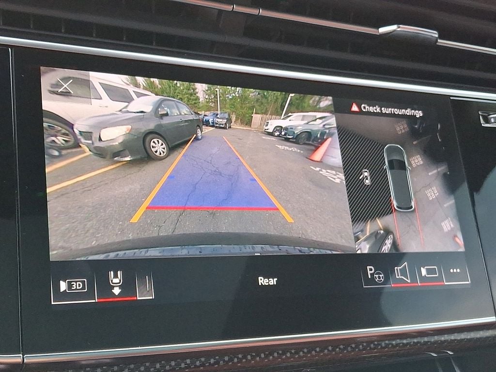 Thumbnail: 2023 Audi SQ7 - 16