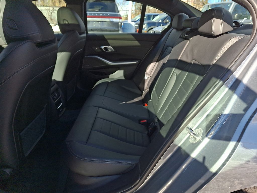 Thumbnail: 2023 BMW 3 Series - 7