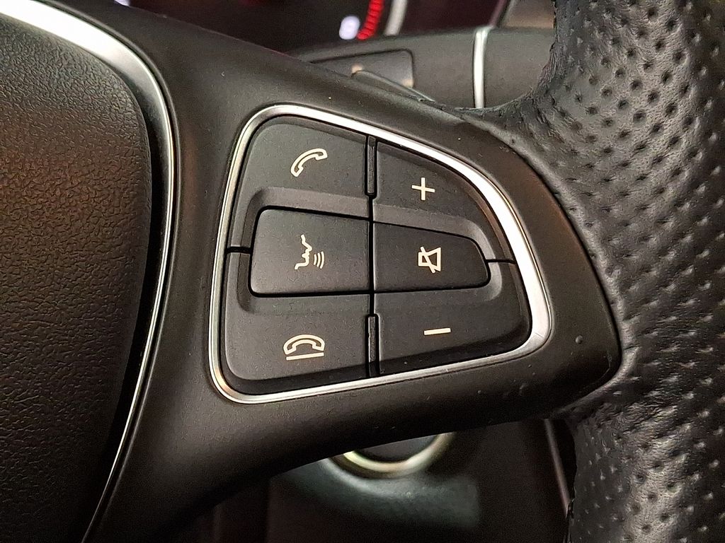 Thumbnail: 2018 Mercedes-Benz C-Class - 18