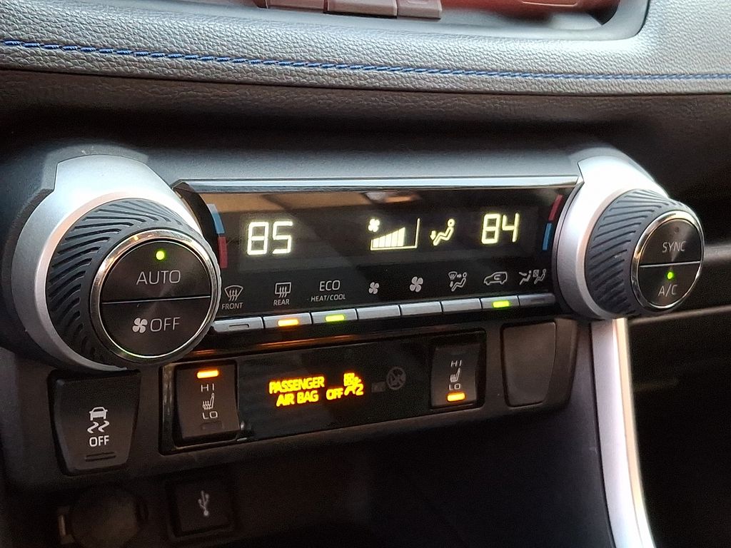 Thumbnail: 2020 Toyota RAV4 - 13