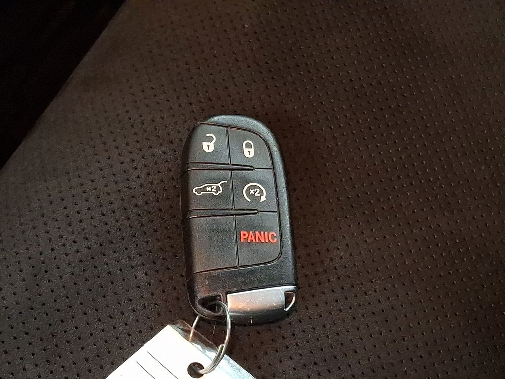 Thumbnail: 2020 Jeep Grand Cherokee - 24