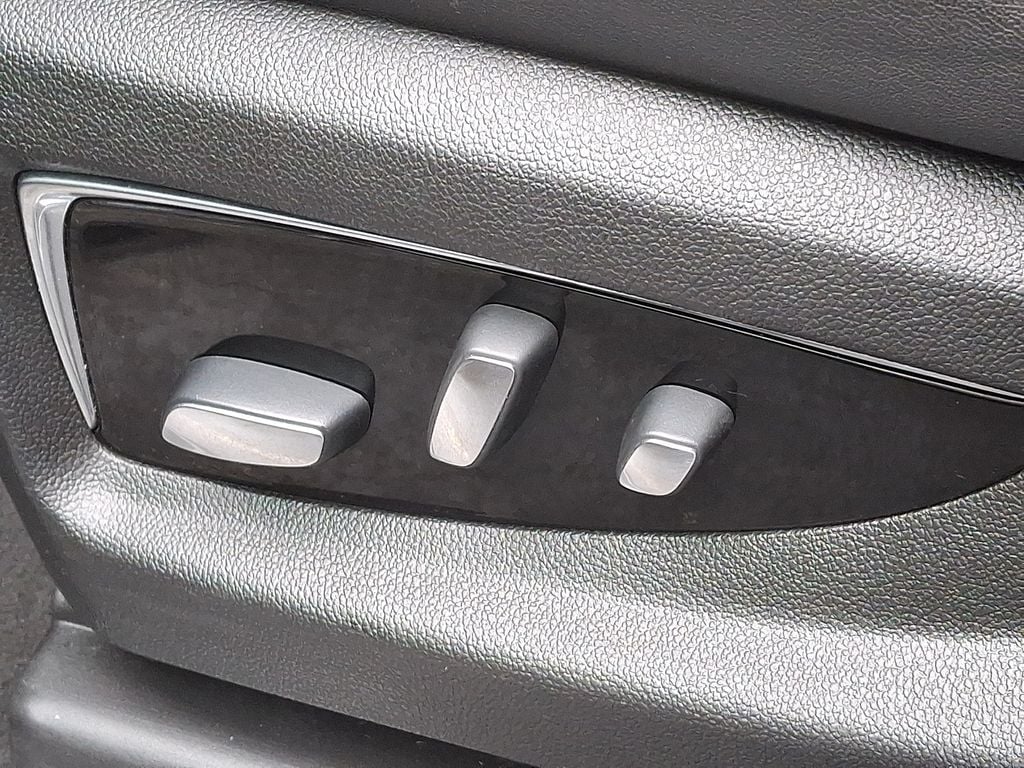 Thumbnail: 2018 Cadillac Escalade - 12