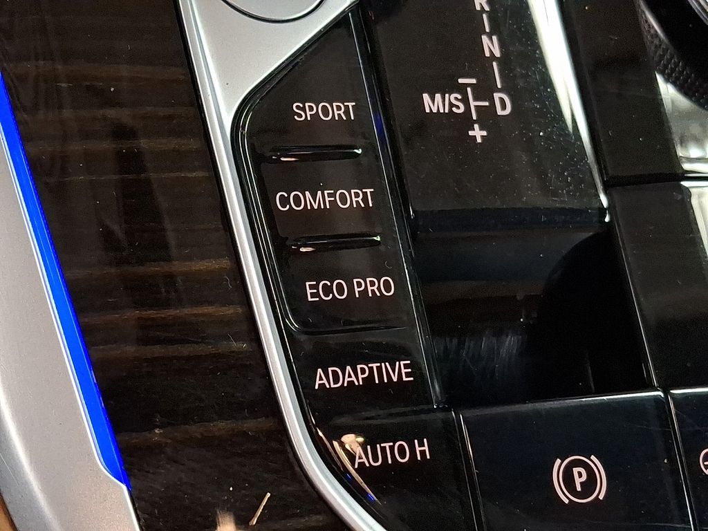 Thumbnail: 2021 BMW X7 - 24