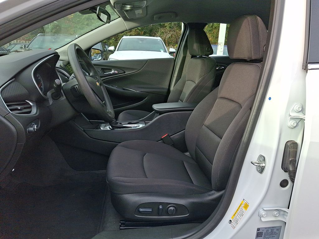 Thumbnail: 2024 Chevrolet Malibu - 11