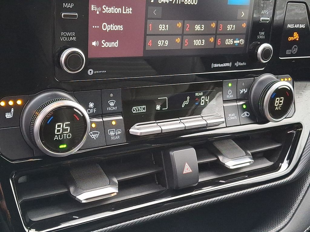 Thumbnail: 2021 Toyota Highlander - 14