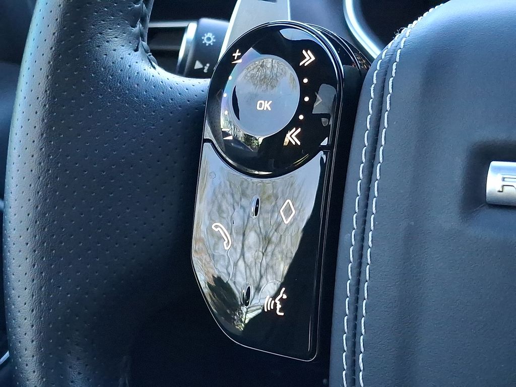 Thumbnail: 2022 Land Rover Range Rover Sport - 16