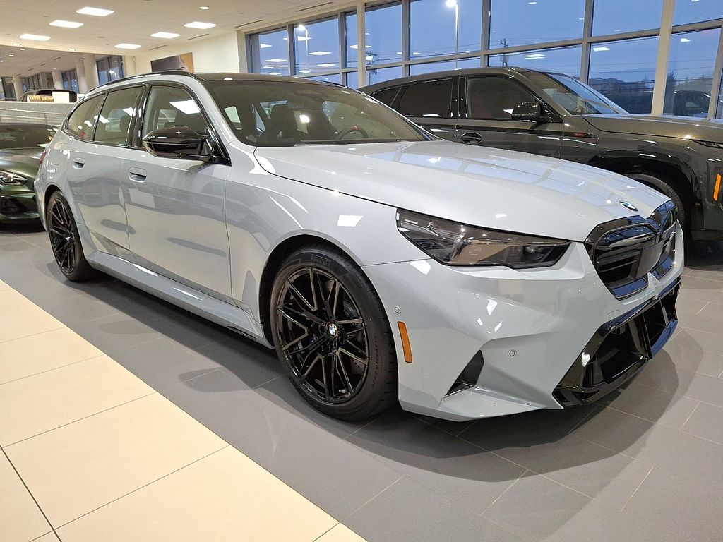 Thumbnail: 2026 BMW M5 - 2