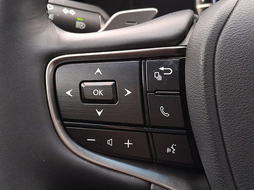 Thumbnail: 2023 Lexus ES - 16