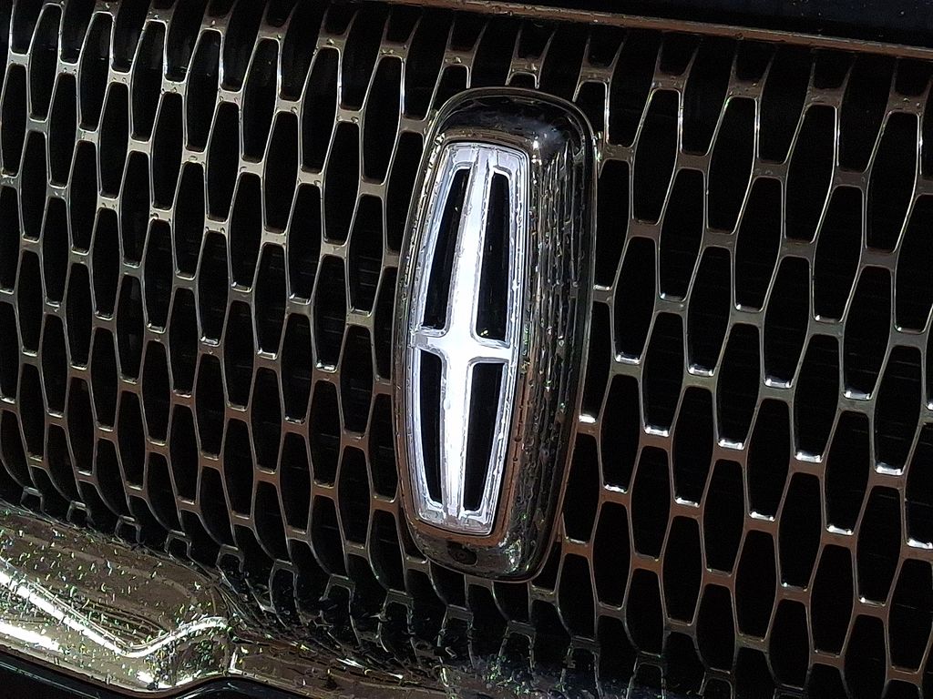 Thumbnail: 2022 Lincoln Navigator - 27