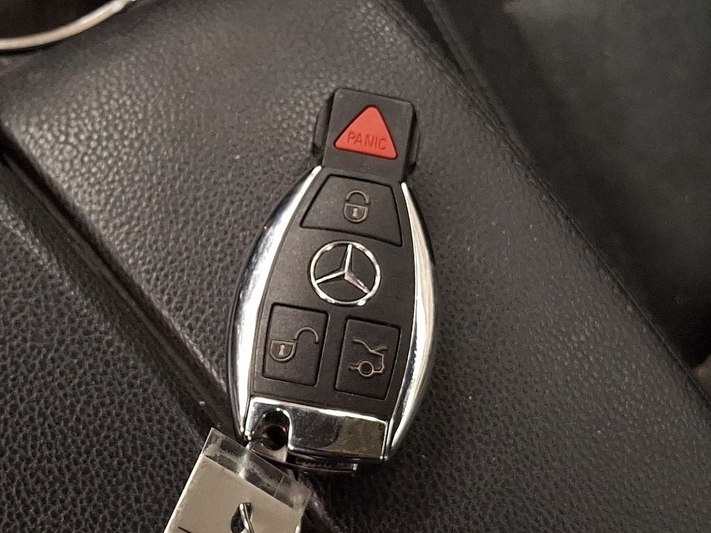 Thumbnail: 2012 Mercedes-Benz E-Class - 18