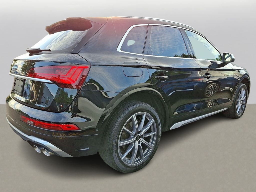 Thumbnail: 2022 Audi SQ5 - 4