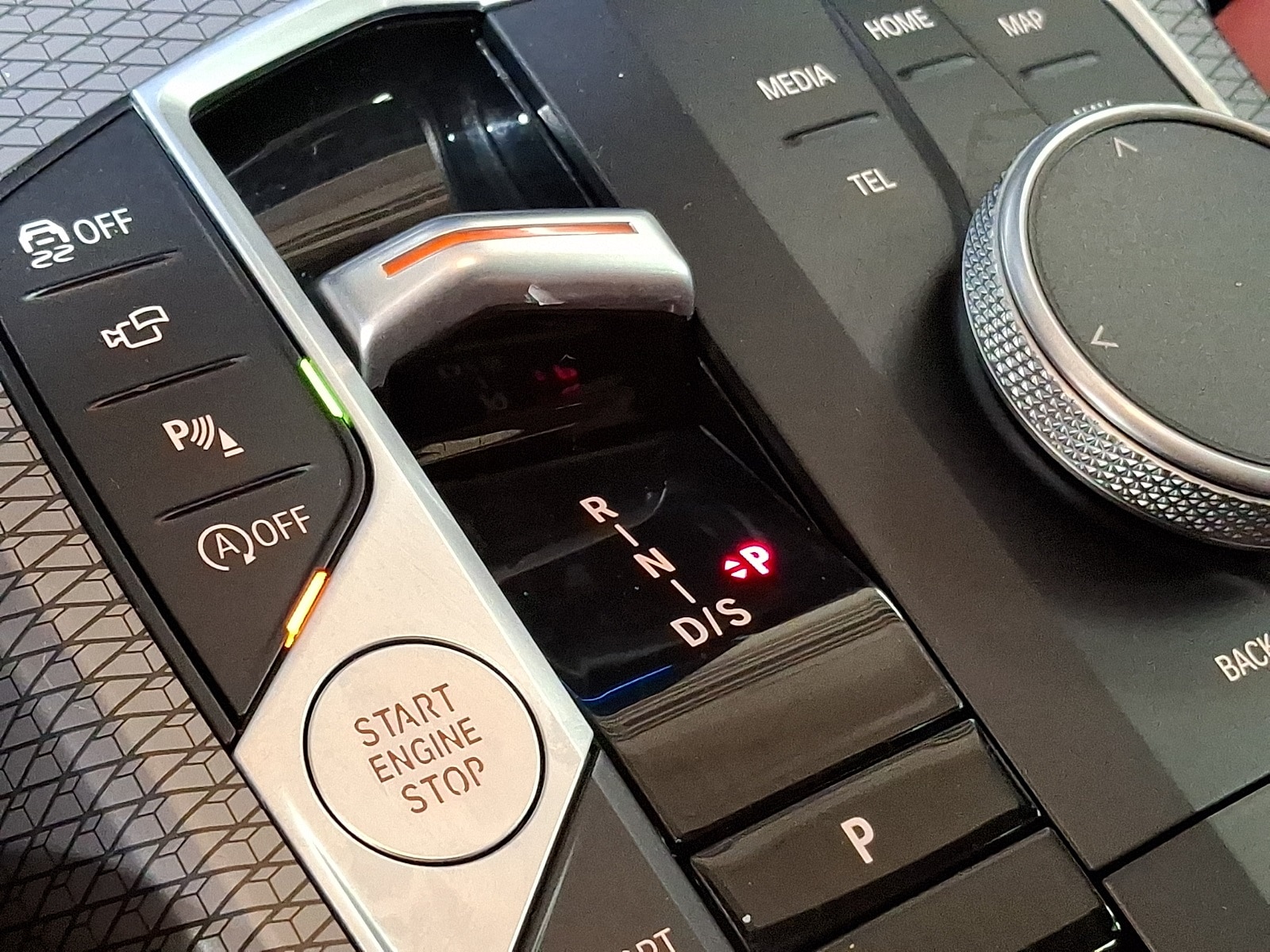 Thumbnail: 2025 BMW 3 Series - 13