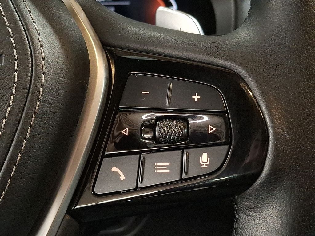 Thumbnail: 2022 BMW 5 Series - 14