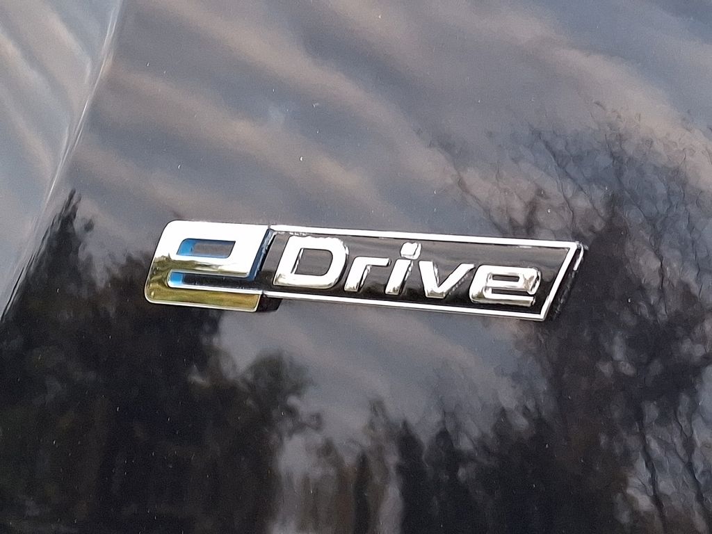 Thumbnail: 2018 BMW 5 Series - 30