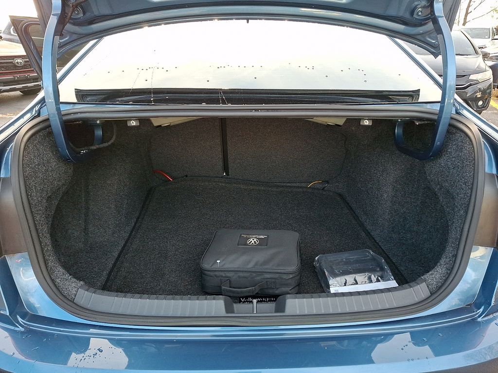 Thumbnail: 2021 Volkswagen Jetta - 27