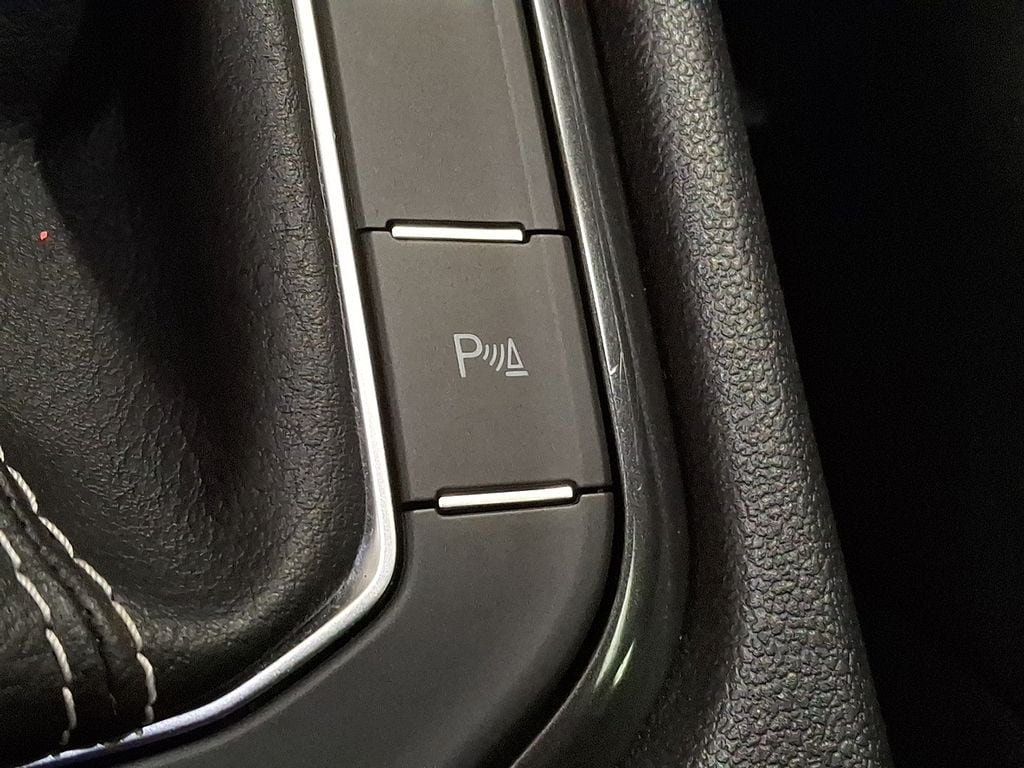 Thumbnail: 2023 Volkswagen Tiguan - 22