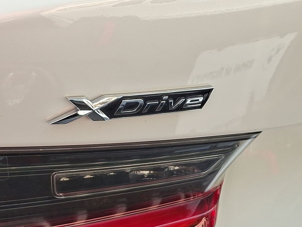 2024 BMW 3 Series 330e xDrive 29