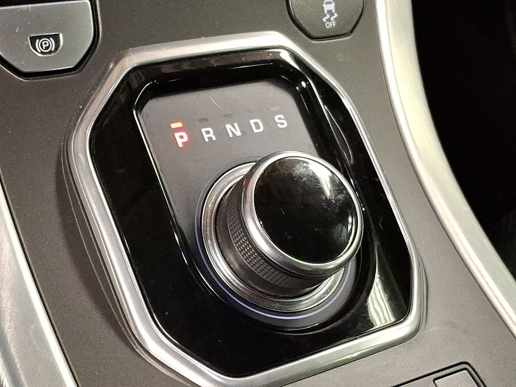 Thumbnail: 2017 Land Rover Range Rover Evoque - 13