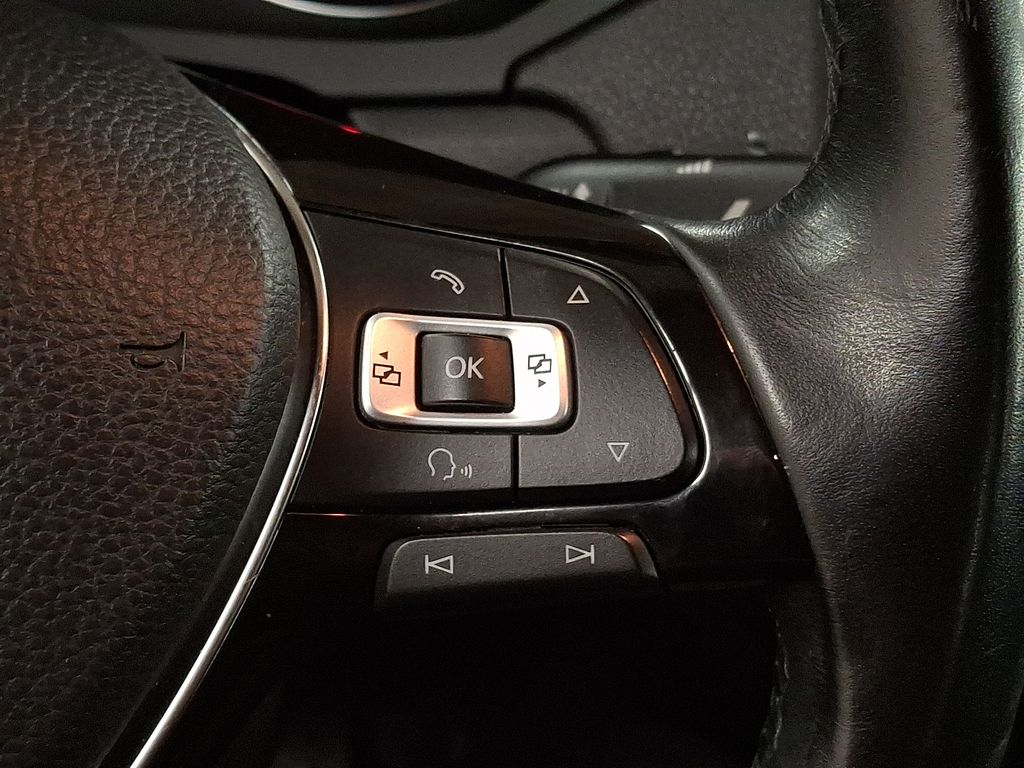 Thumbnail: 2017 Volkswagen Jetta - 19