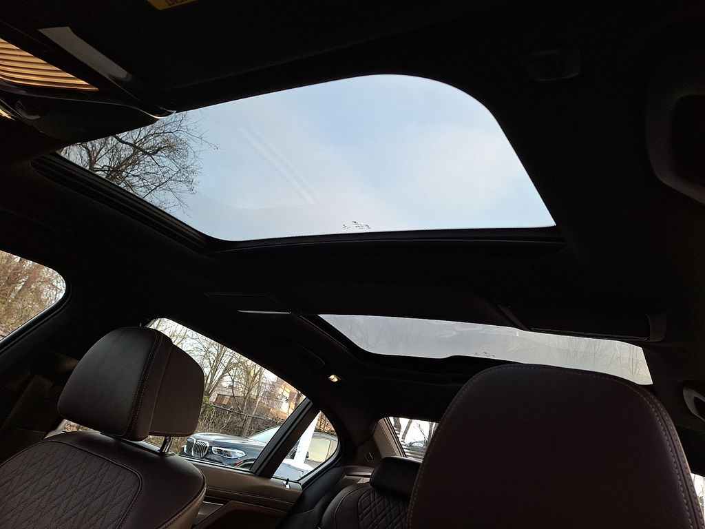 Thumbnail: 2019 BMW 7 Series - 11
