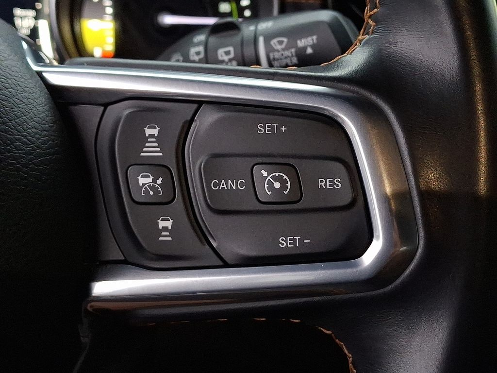 Thumbnail: 2022 Jeep Wrangler - 16