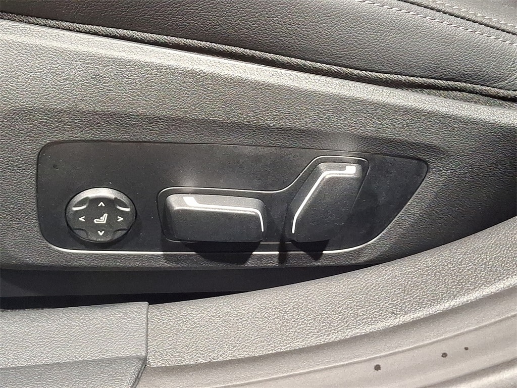 Thumbnail: 2025 BMW i4 - 11