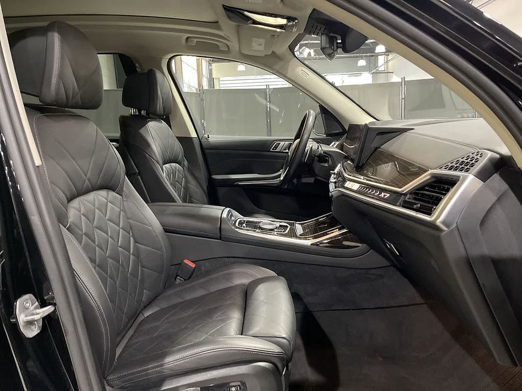 Thumbnail: 2023 BMW X7 - 26