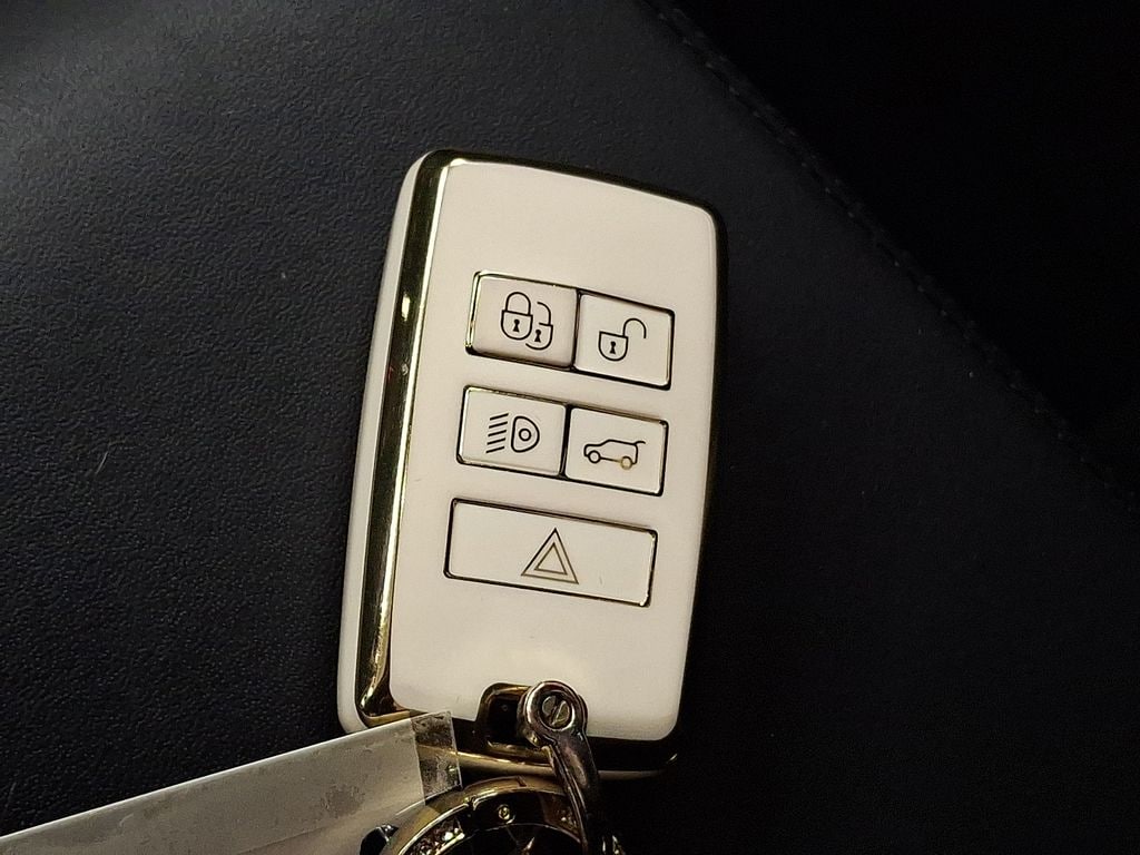 Thumbnail: 2023 Land Rover Range Rover Sport - 24