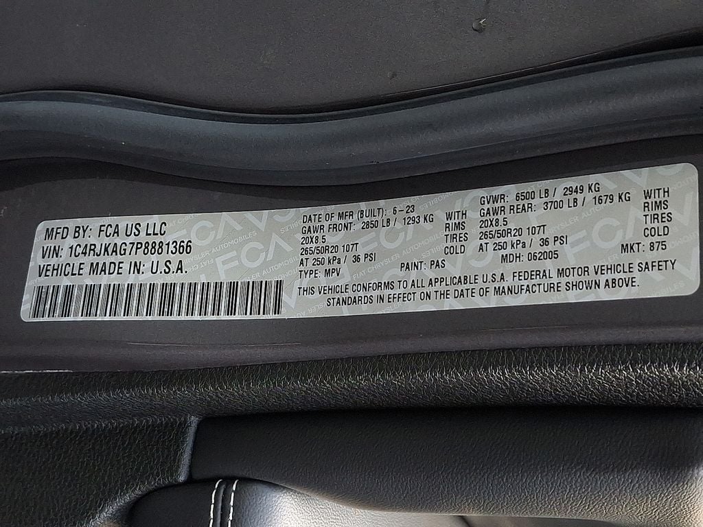 2023 Jeep Grand Cherokee Laredo 24