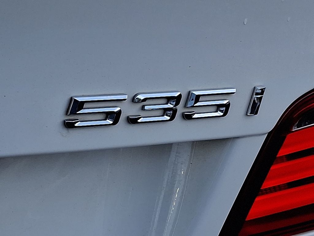 Thumbnail: 2012 BMW 5 Series - 28