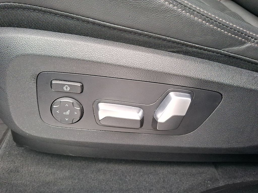 Thumbnail: 2023 BMW X5 - 10