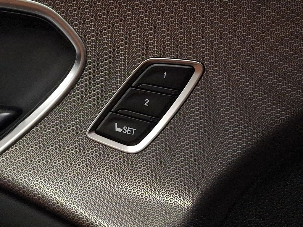 Thumbnail: 2025 Acura RDX - 24