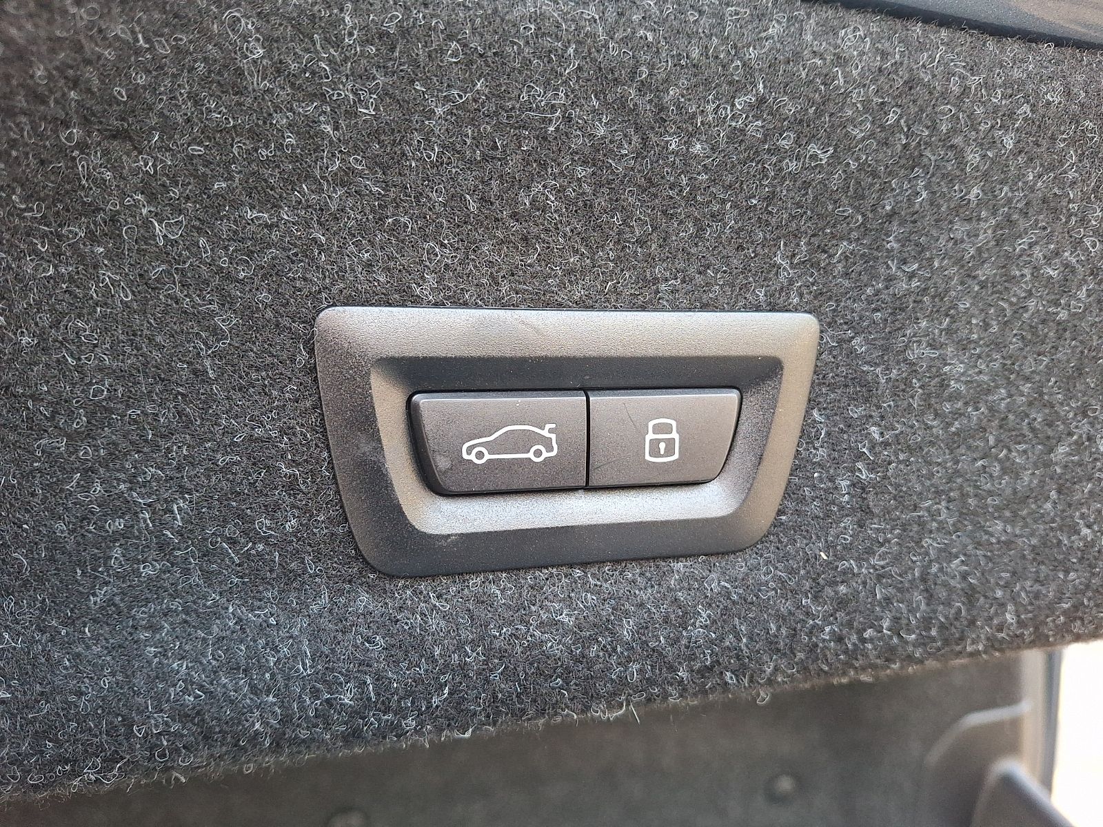 Thumbnail: 2025 BMW 3 Series - 27