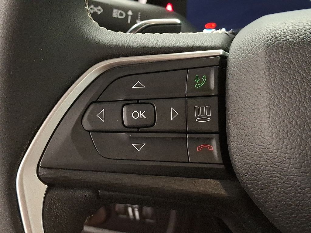 Thumbnail: 2024 Jeep Grand Cherokee - 16