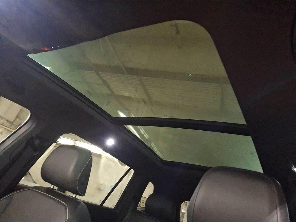 Thumbnail: 2023 Volkswagen Tiguan - 12