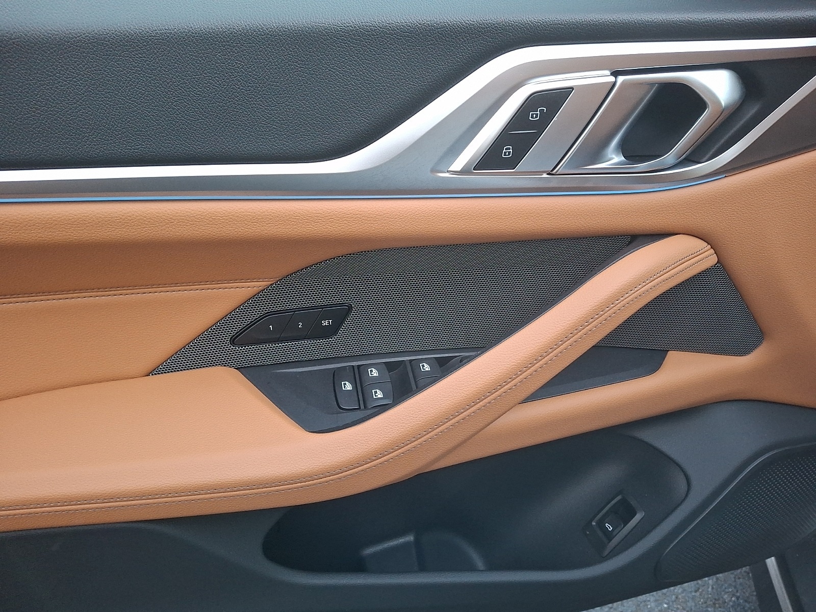 Thumbnail: 2025 BMW i4 - 9