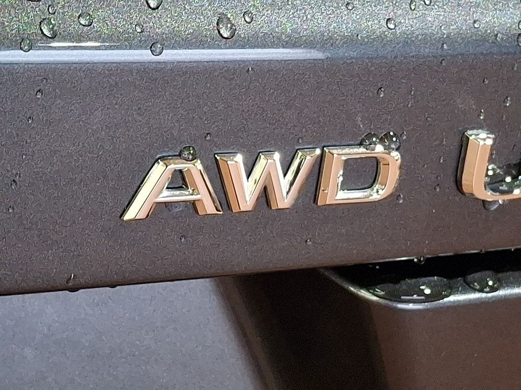 Thumbnail: 2023 Lexus UX - 28