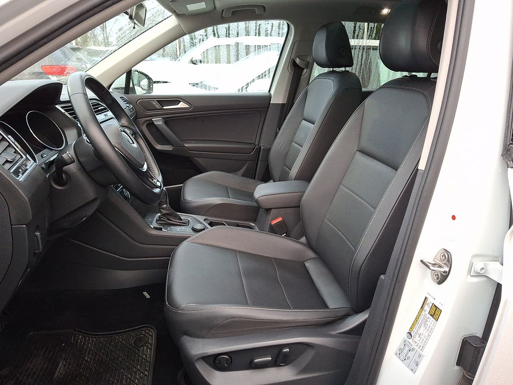 Thumbnail: 2019 Volkswagen Tiguan - 10