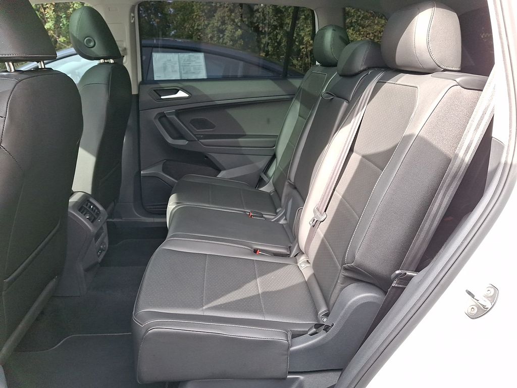 Thumbnail: 2019 Volkswagen Tiguan - 7