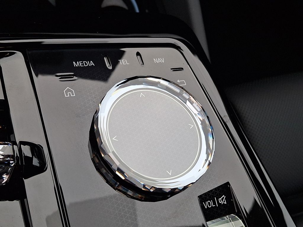 Thumbnail: 2025 BMW i5 - 19