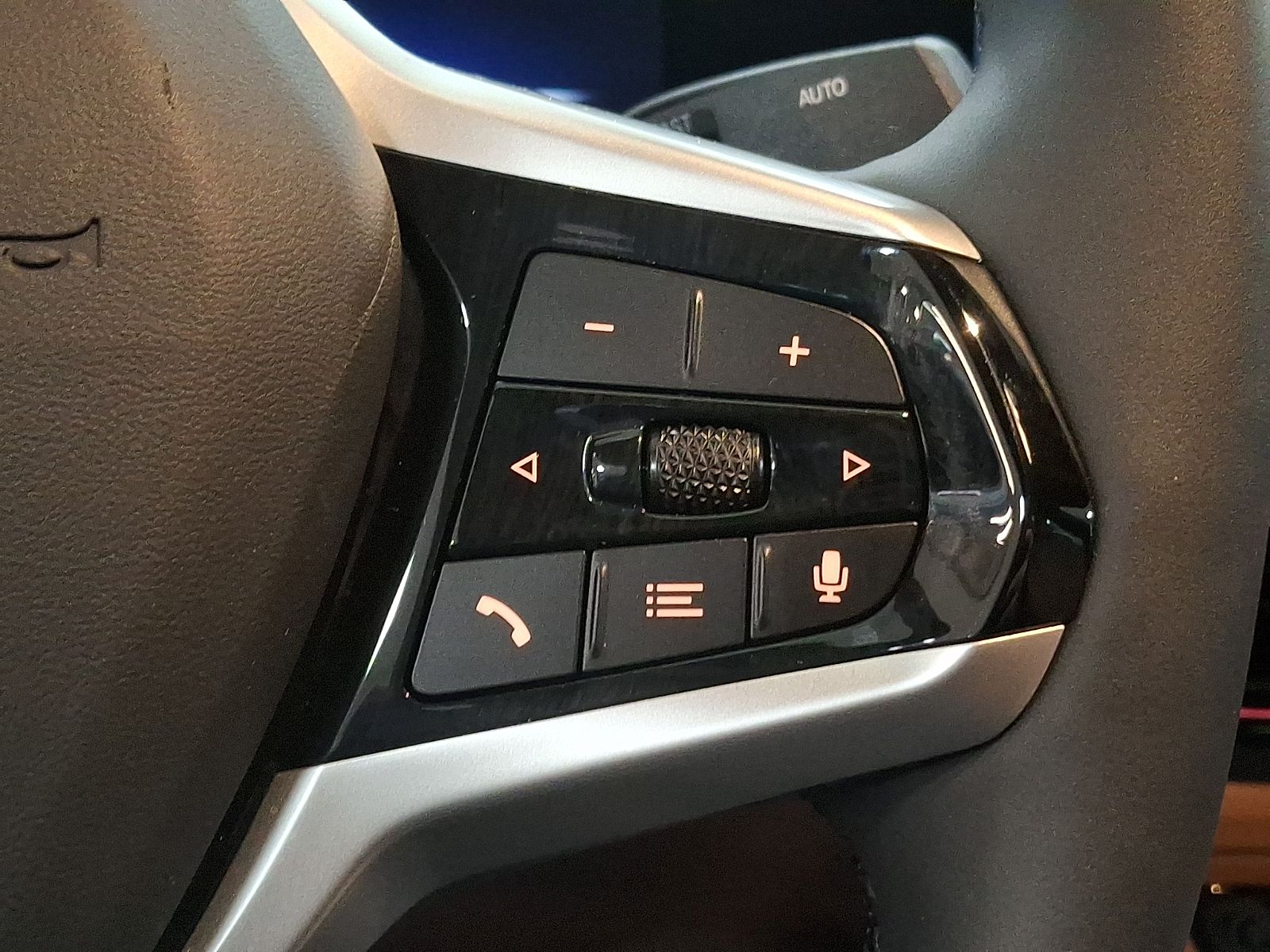 Thumbnail: 2025 BMW i4 - 17