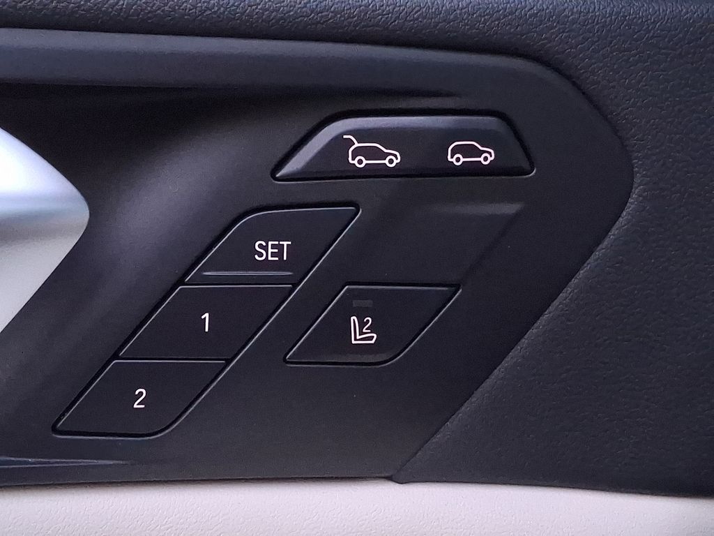 Thumbnail: 2023 BMW X6 - 24