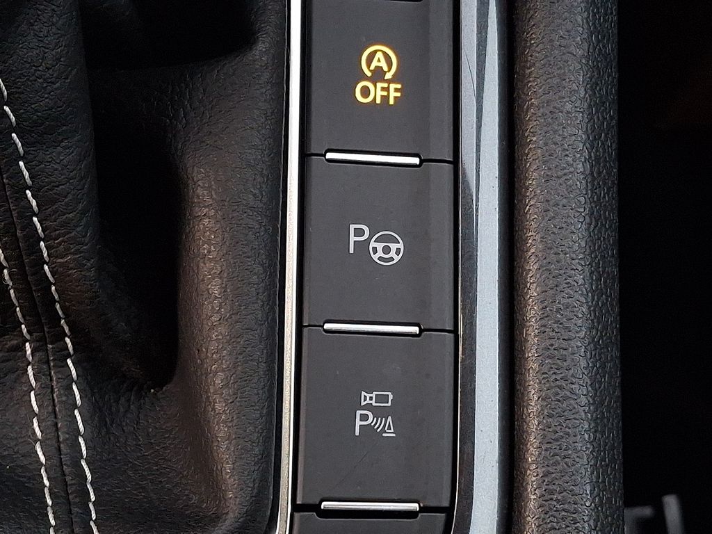 Thumbnail: 2022 Volkswagen Tiguan - 21