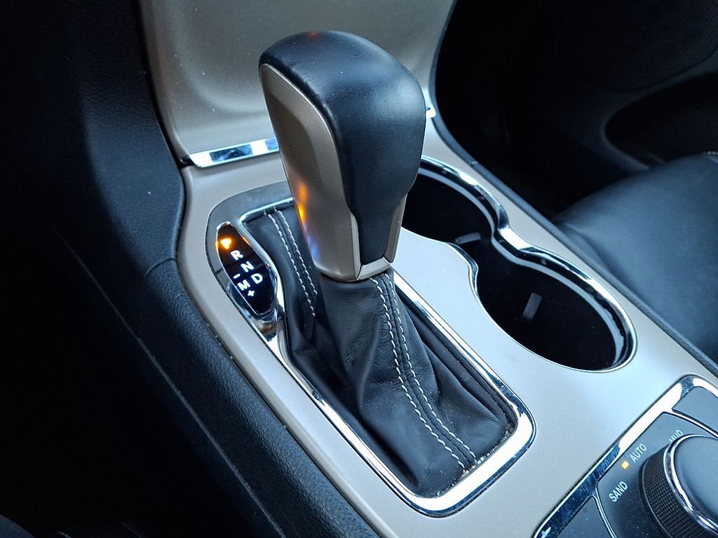 Thumbnail: 2017 Jeep Grand Cherokee - 12