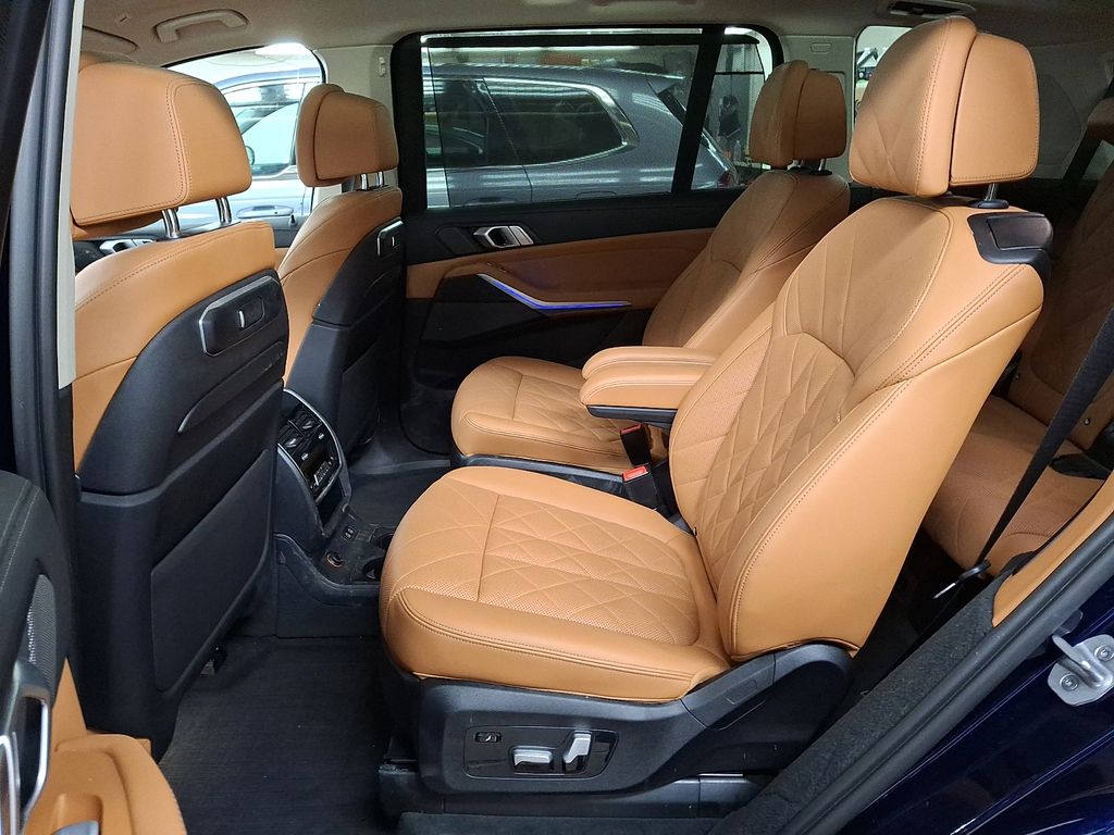 Thumbnail: 2023 BMW X7 - 7