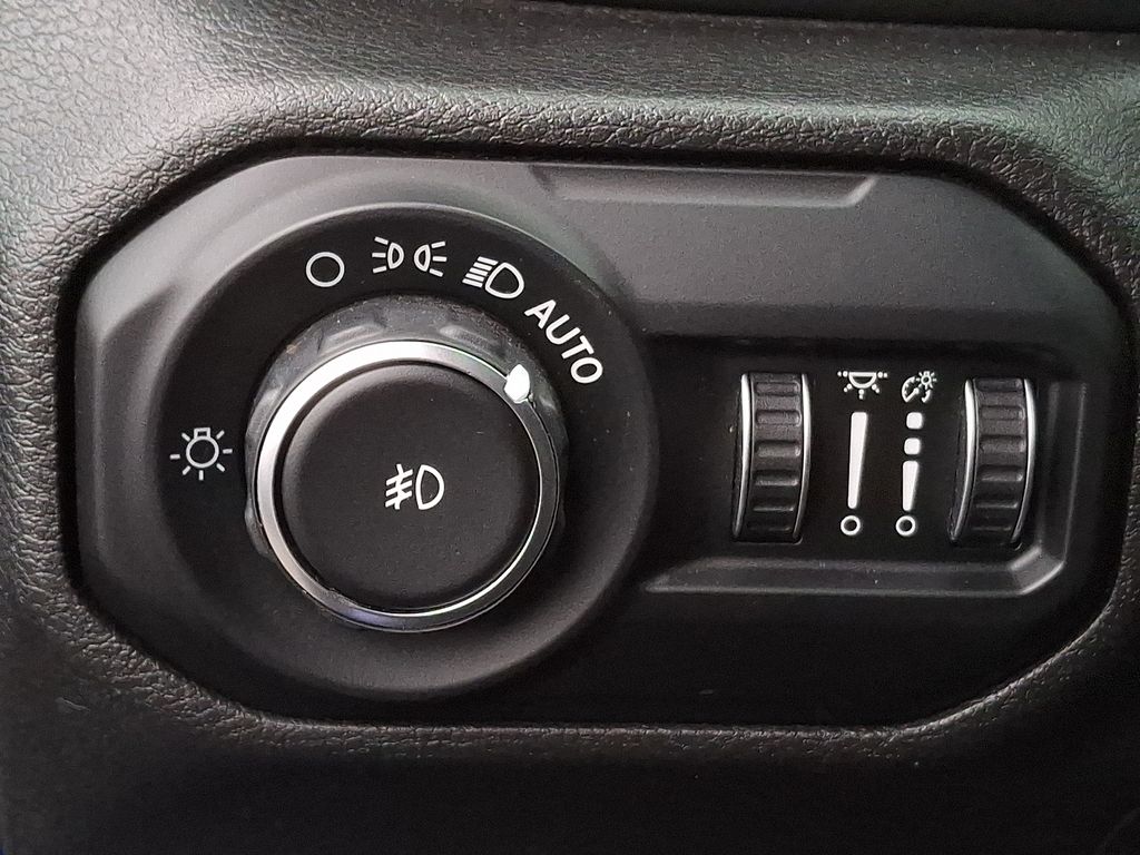 Thumbnail: 2020 Jeep Wrangler - 21