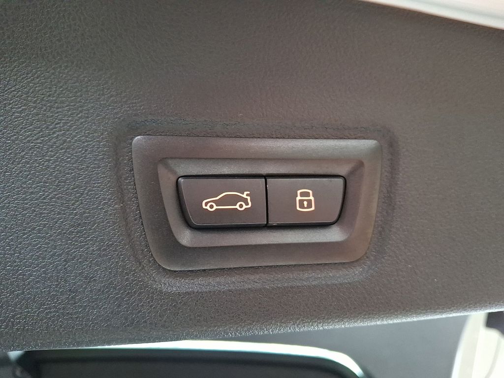 Thumbnail: 2023 BMW i4 - 29